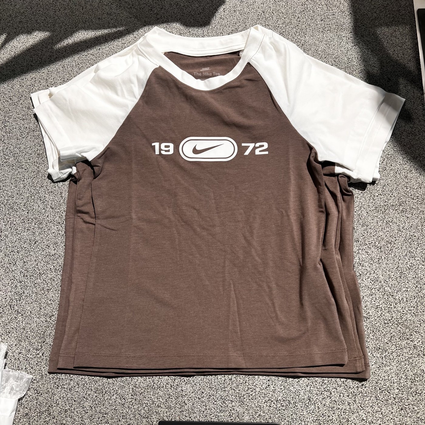 NIKE耐克女25夏新款短袖拼色复古圆领运动休闲透气T恤 HV4993-134