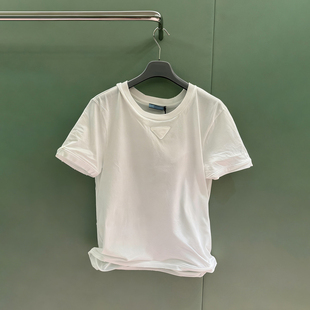 【现货】2026早春新款纯色圆领三角标短袖T恤休闲百搭卷边上衣女