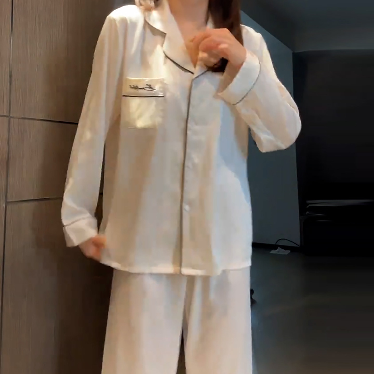 2026秋季新款长袖丝绸家居套装女慵懒风减龄舒适显瘦垂顺睡衣套装