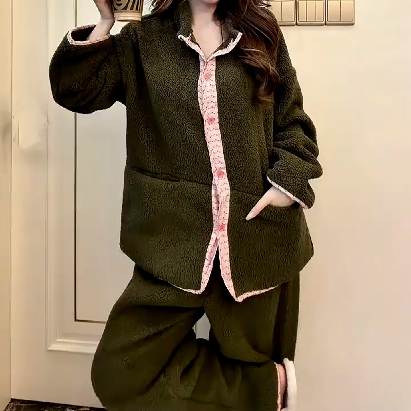 法国撞色休闲珊瑚绒加厚睡衣女2026秋冬季新款保暖舒适家居服套装
