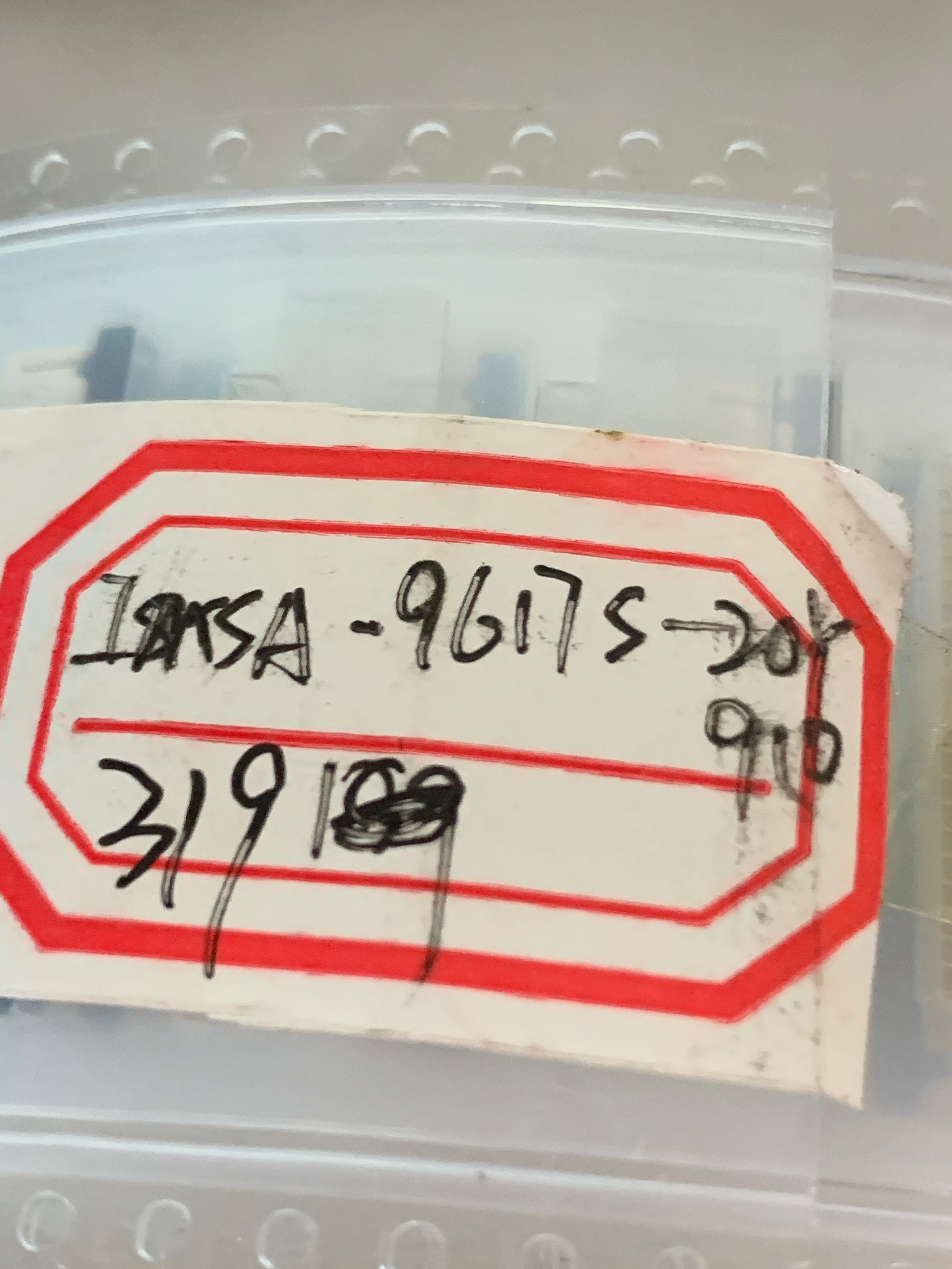 IMSA-9617S-20Y910  IRS 1.0mm 20P下接抽拉式 连接器热卖 原现货