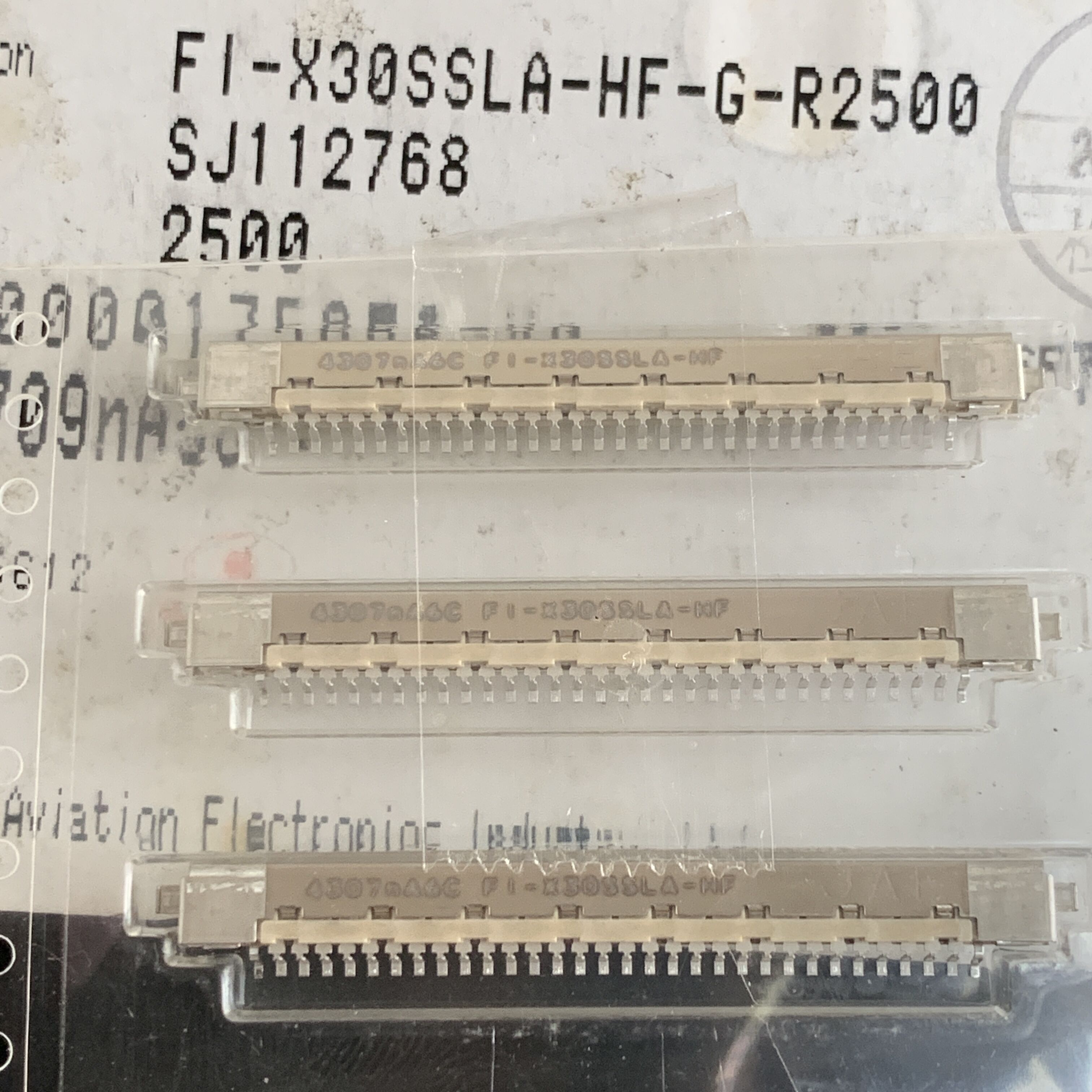 FI-X30SSLA-HF-G-R2500 JAE航空电子 连接器1.0m 30pin 深圳仓储