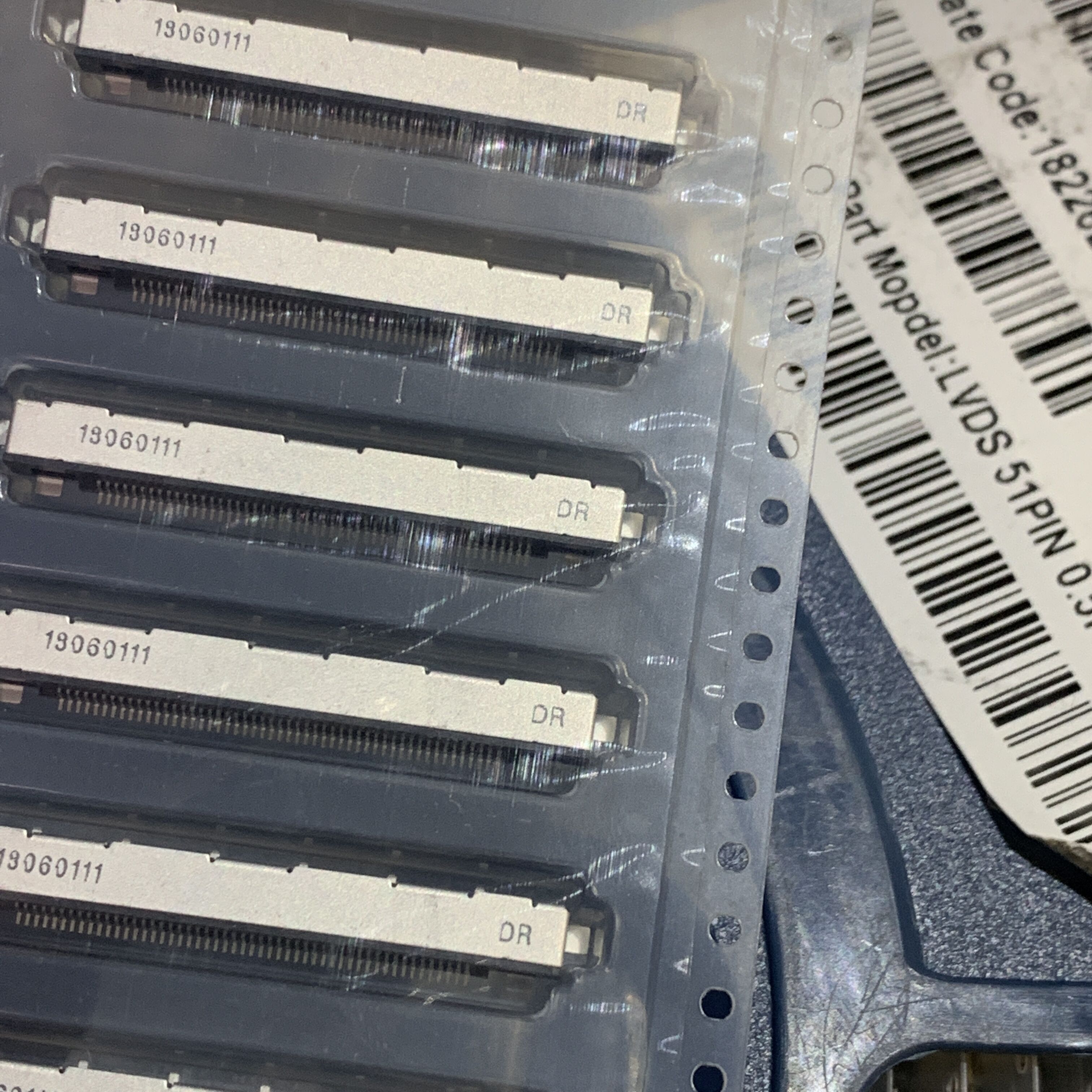 47-7511000 0.5mm 51pin 3.75H LVDS连接器FI-RE51S-HF-R1500现货