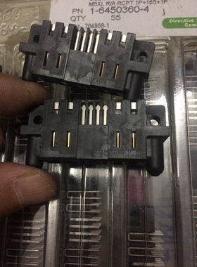 TE/泰科 1-6450360-4母端 板对板连接器 MBXL R/A RCPT 2P+16S+2P