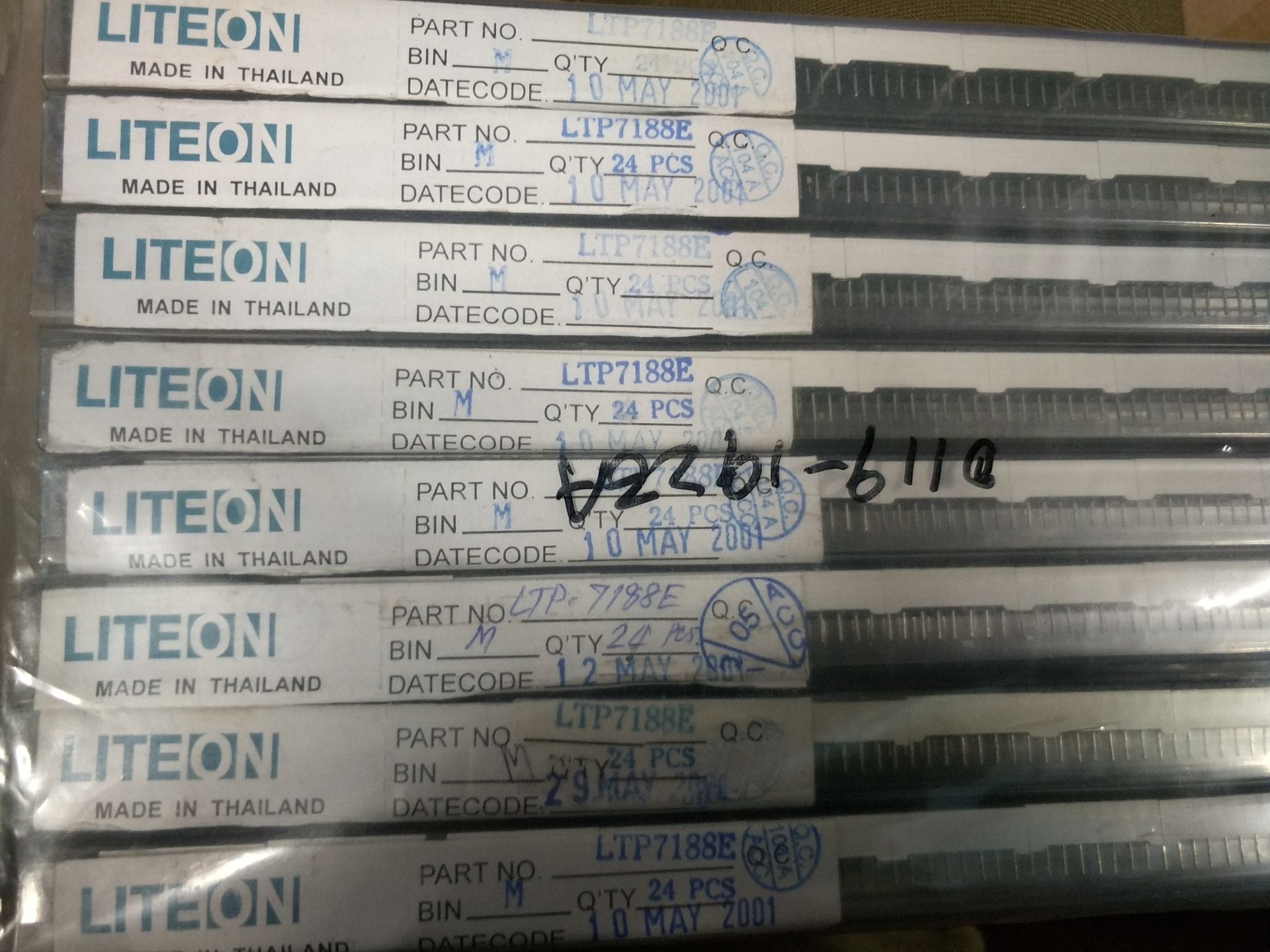 建兴/LITEON LTP-7188E 数码管 DISPLAY DOT MATRX O-R 0.764