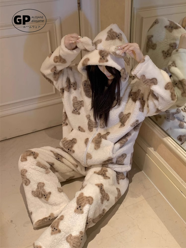 可爱小熊加厚珊瑚绒睡衣女套装