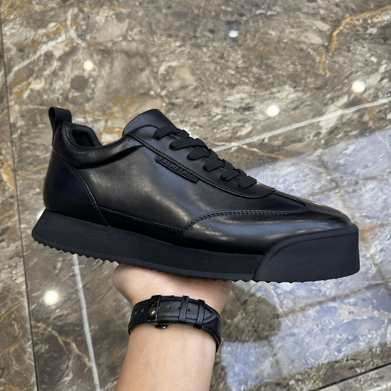 2025秋季新款男士软底休闲皮鞋