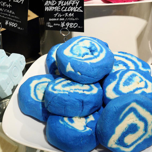 现货 LUSH 蓝天白云泡泡浴芭 丰富泡沫 Blue Skies 200g - 封面