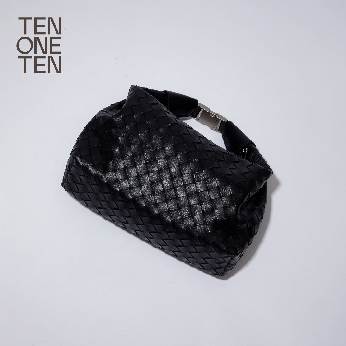 TEN ONE TEN 田文田一包三用手提斜挎单肩腋下黑色编织饺子包