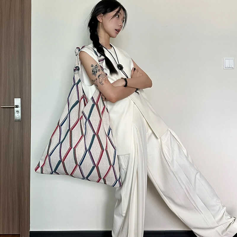 松弛慵懒风时尚帆布包大容量托特包时尚通勤垃圾袋单肩大包水桶包