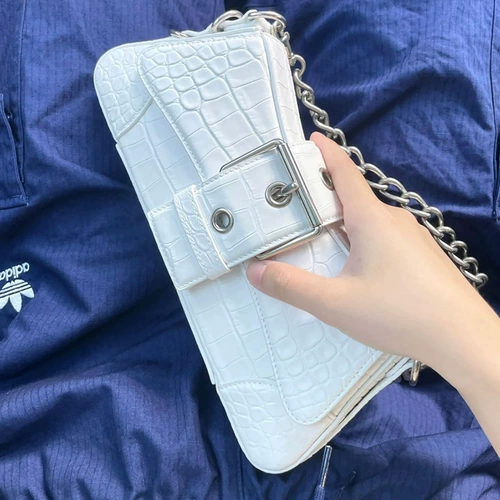 Сумка подмышку, сумка на одно плечо, коллекция 2023, крокодиловый принт