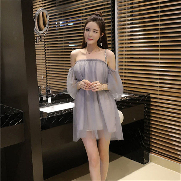 气质露肩喇叭袖抹胸网纱连衣裙