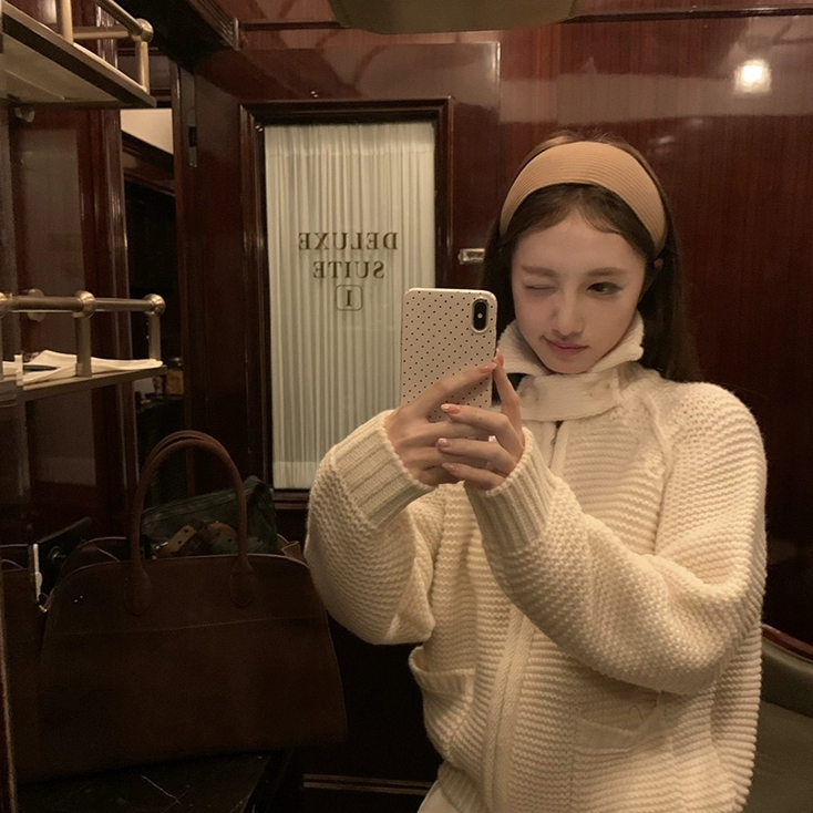 玥儿小众韩系设计感立领双口袋加厚针织毛衣L-XM685688