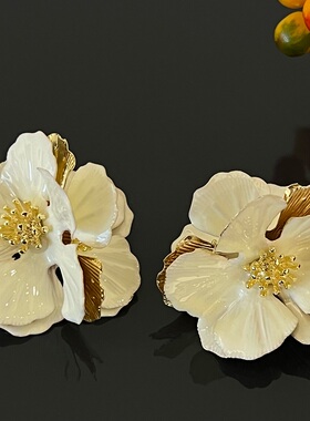 LJW 杨采钰同款耳环复古立体白色花瓣耳饰夸张小众设计感高级耳钉