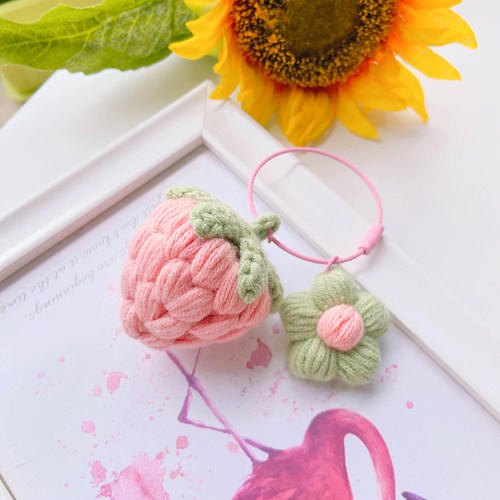 钩针diy毛线编织草莓小玩偶挂饰