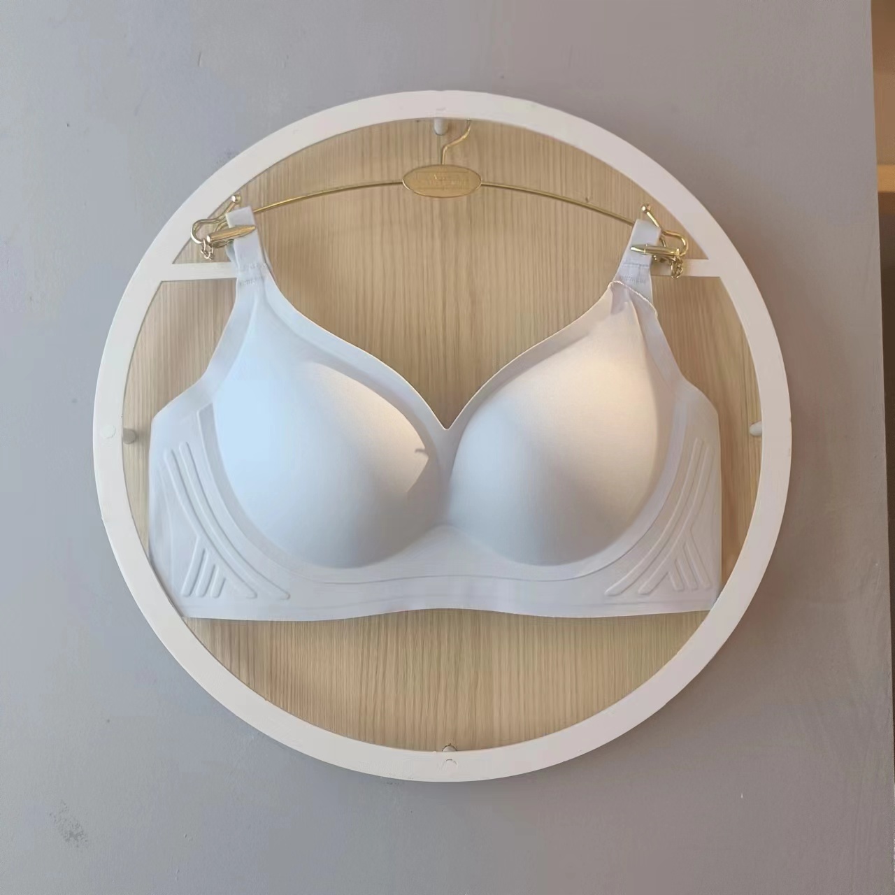 光面无痕文胸无聚拢简约隐形百搭