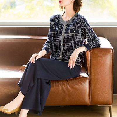 妈妈秋装套装洋气小香风针织上衣中老年妇女春秋季休闲运动两件套