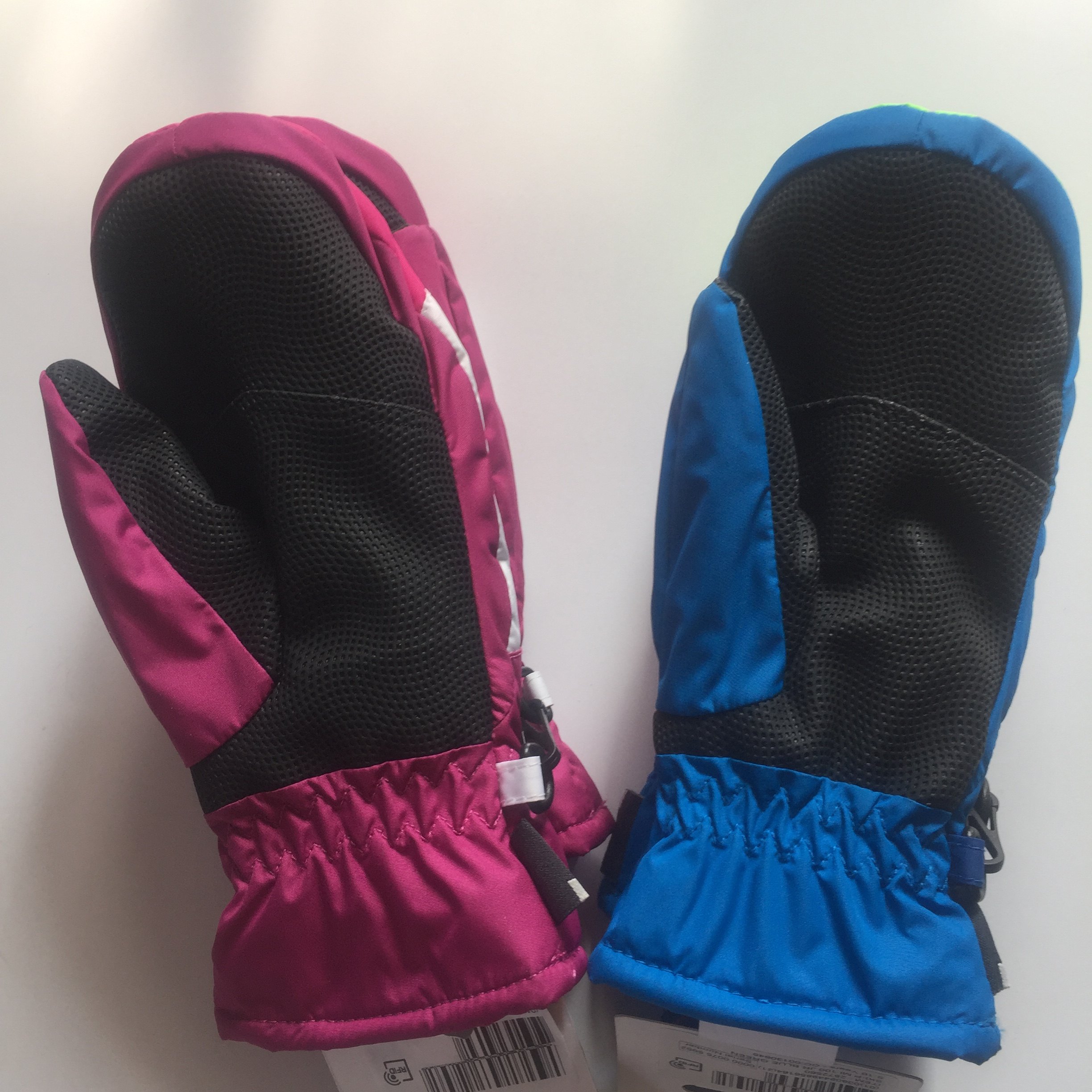 3M新雪丽防泼水加厚防滑保暖滑雪拼色学生4~6岁儿童连指闷指手套