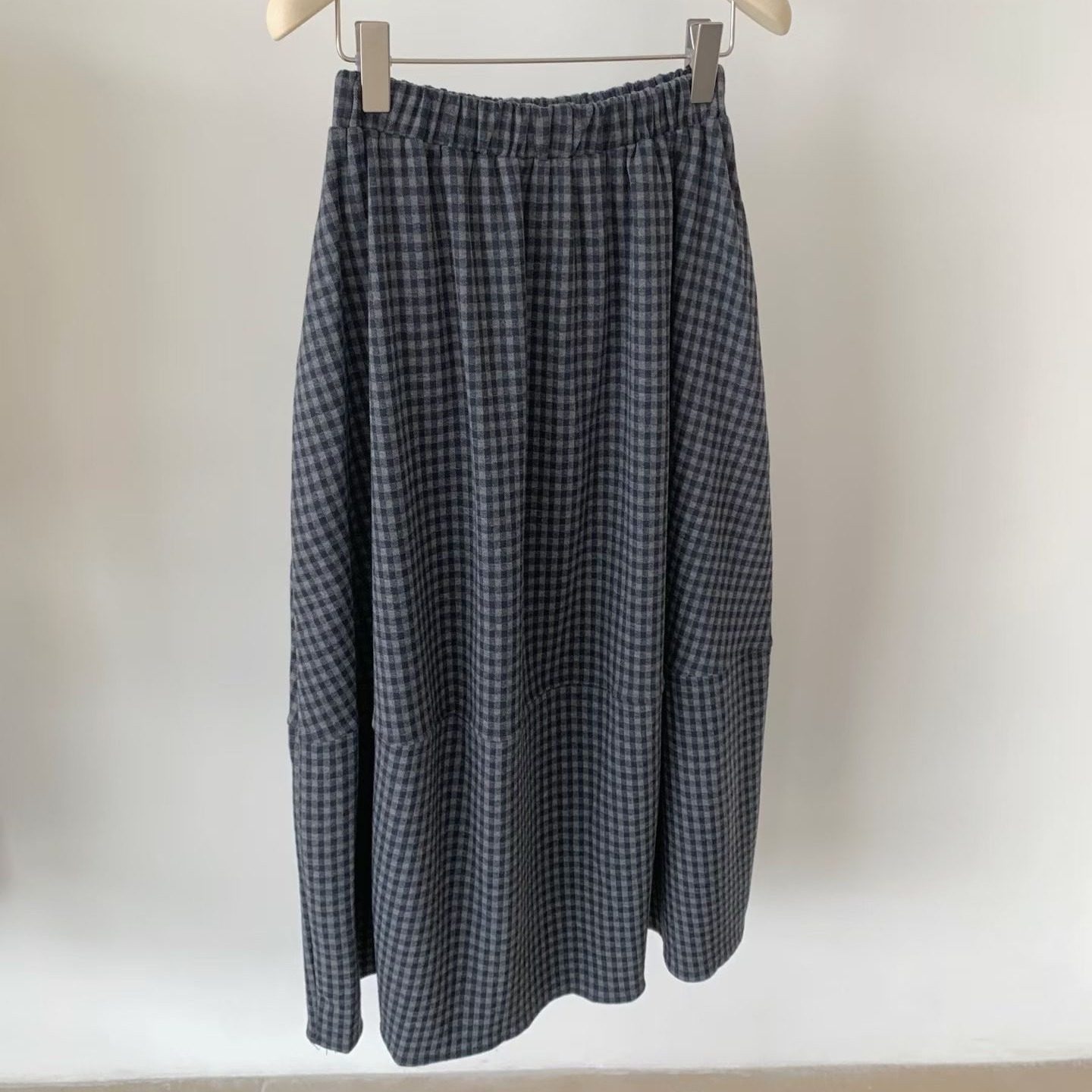 复古灰蓝格子半身裙女2025秋冬新款高腰显瘦简约百搭花苞裙
