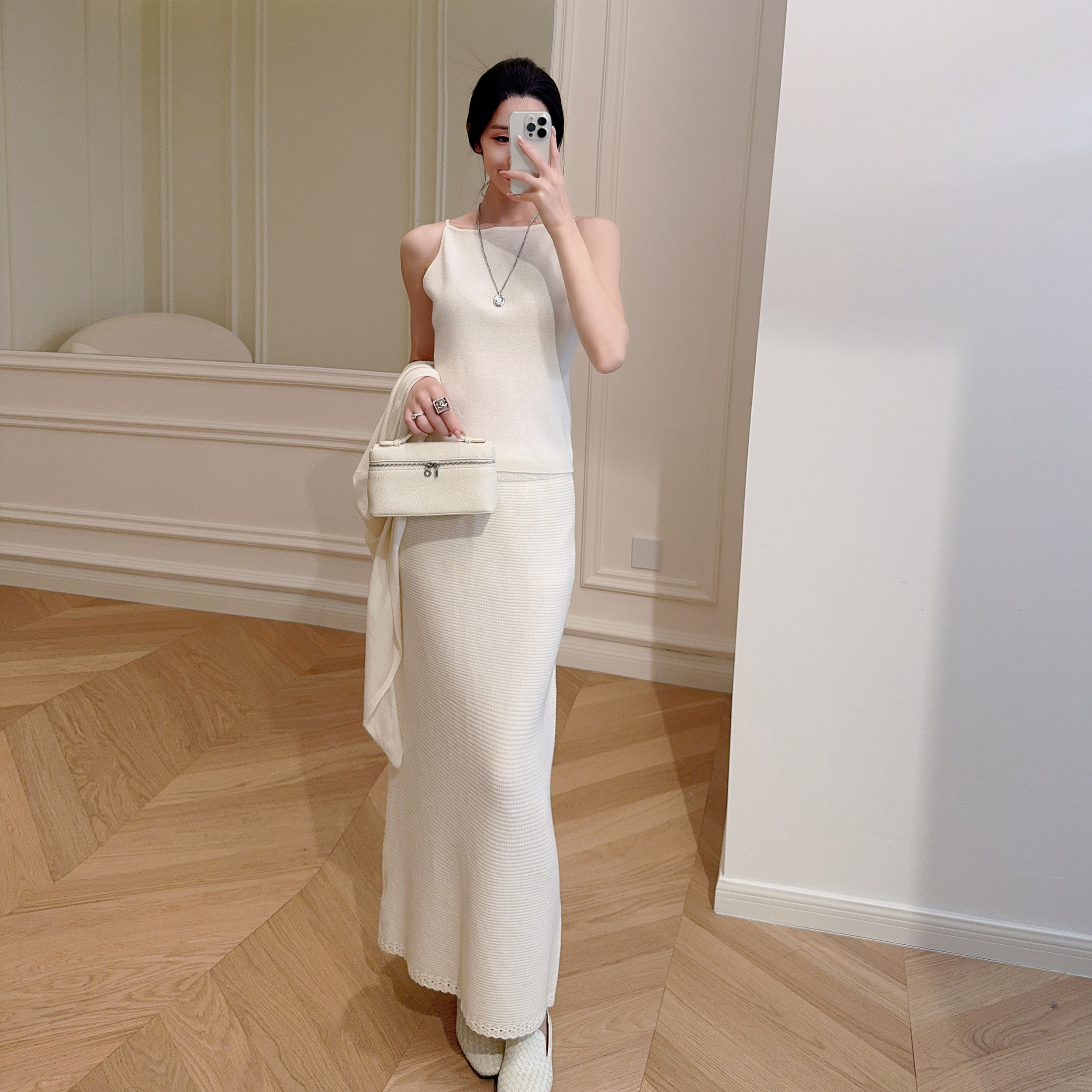 嫚渡|100%绵羊毛法式轻奢风 25秋季高腰显瘦纯色开叉针织羊毛半裙