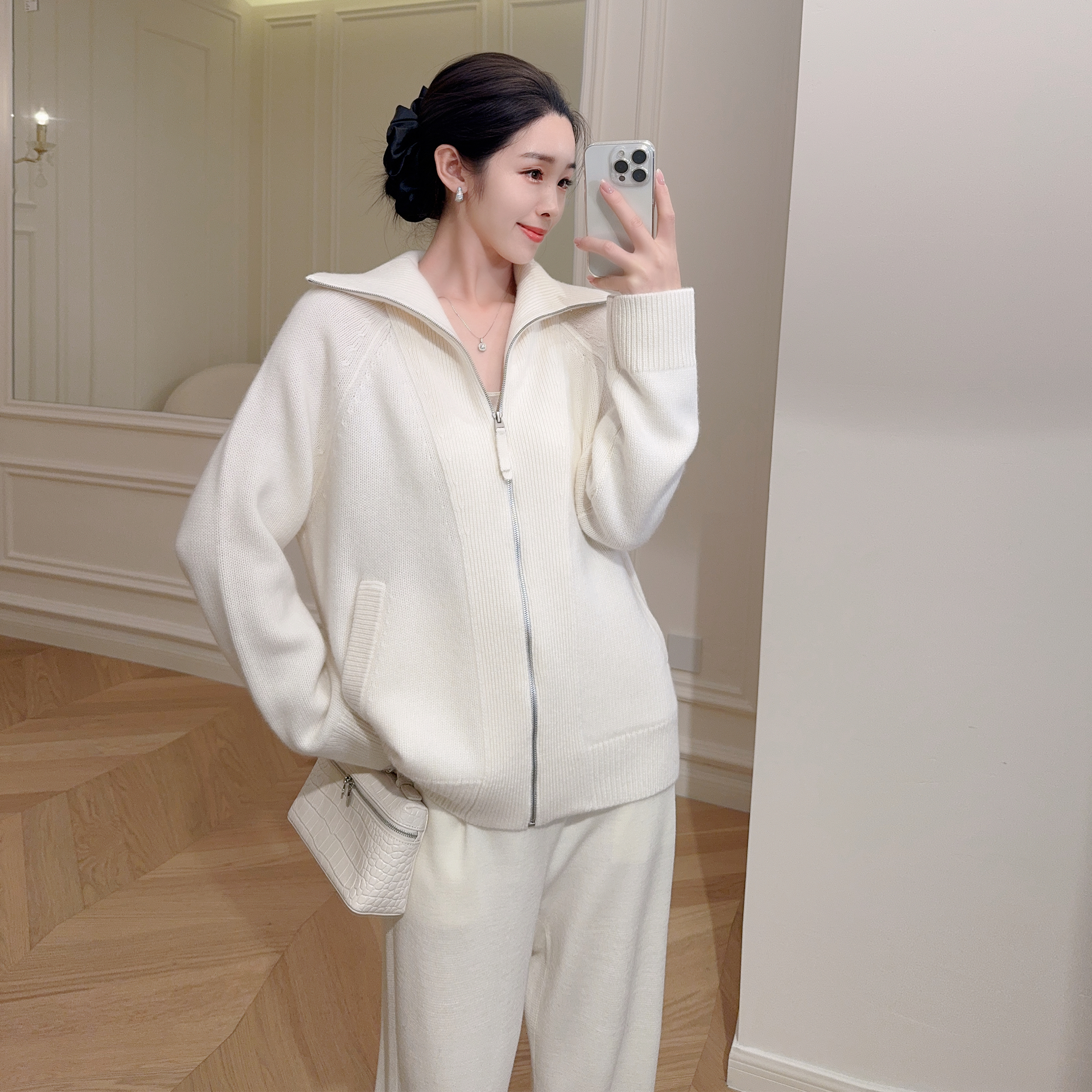 嫚渡|100%山羊绒外套|轻奢简约时尚翻领长袖拉链款白色针织羊绒衫