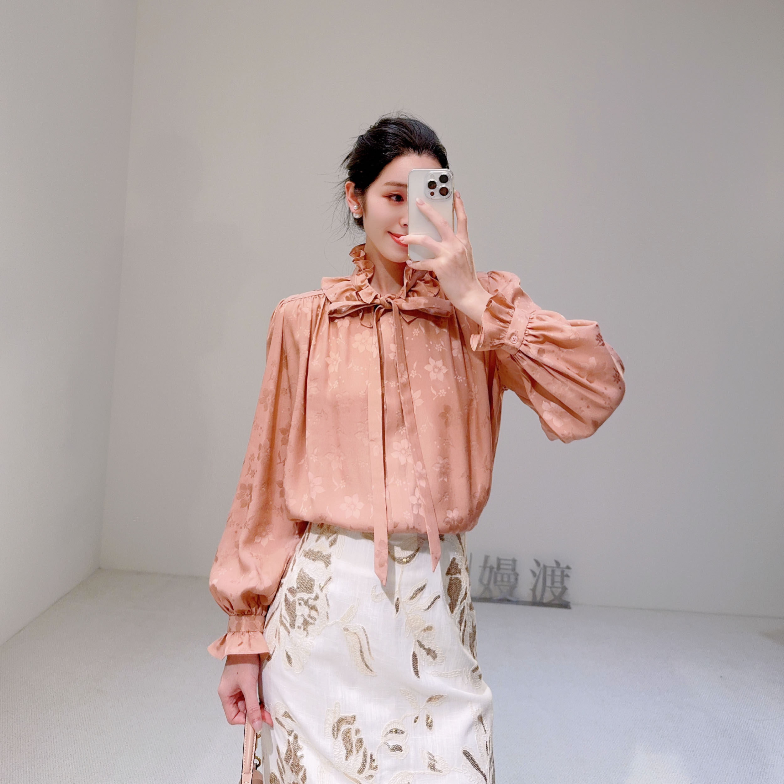 嫚渡2025新款荷叶边系带提花衬衫法式小香风粉色套头垂感长袖上衣,女装/女士精品,上衣,淘宝优惠券,粉丝福利购,淘宝优惠卷