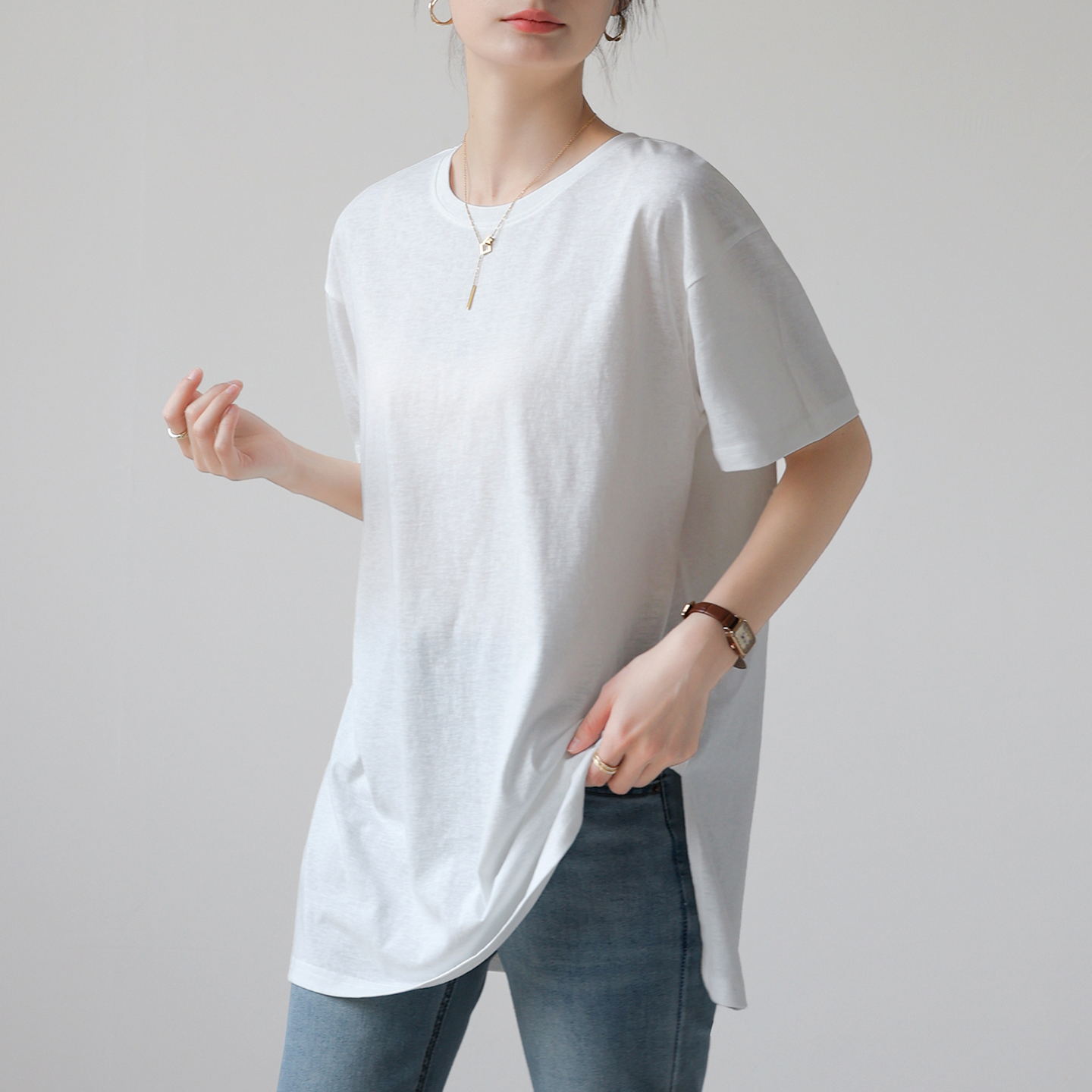 2025年新款夏季中长短袖t恤女白色圆领显瘦遮屁股侧开叉宽松上衣