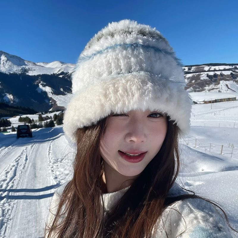 冬季女毛绒绒渔夫帽拼色针织帽