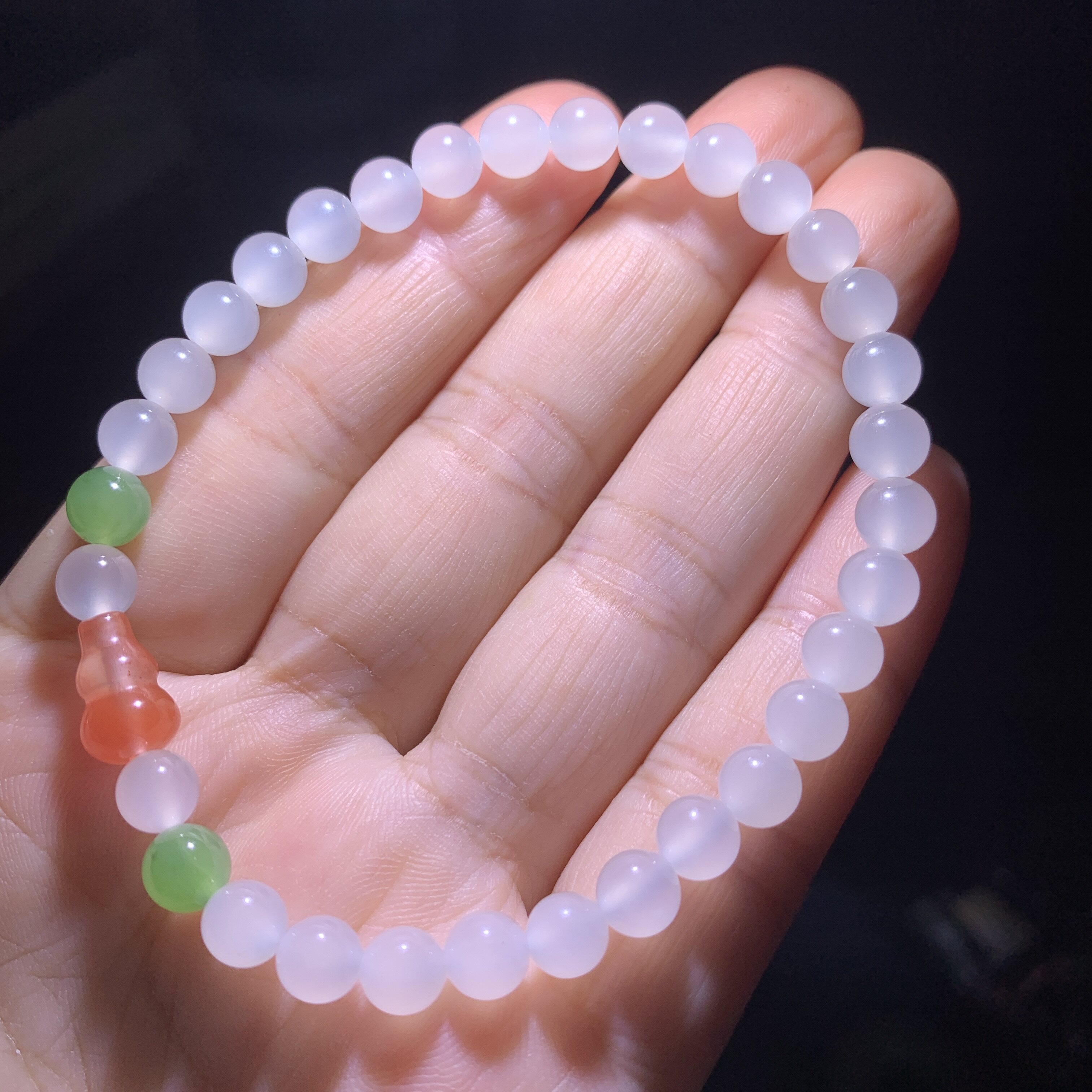 和田玉白玉手链青海老料冰白起荧光手串配碧玉南红女款小手链5.8