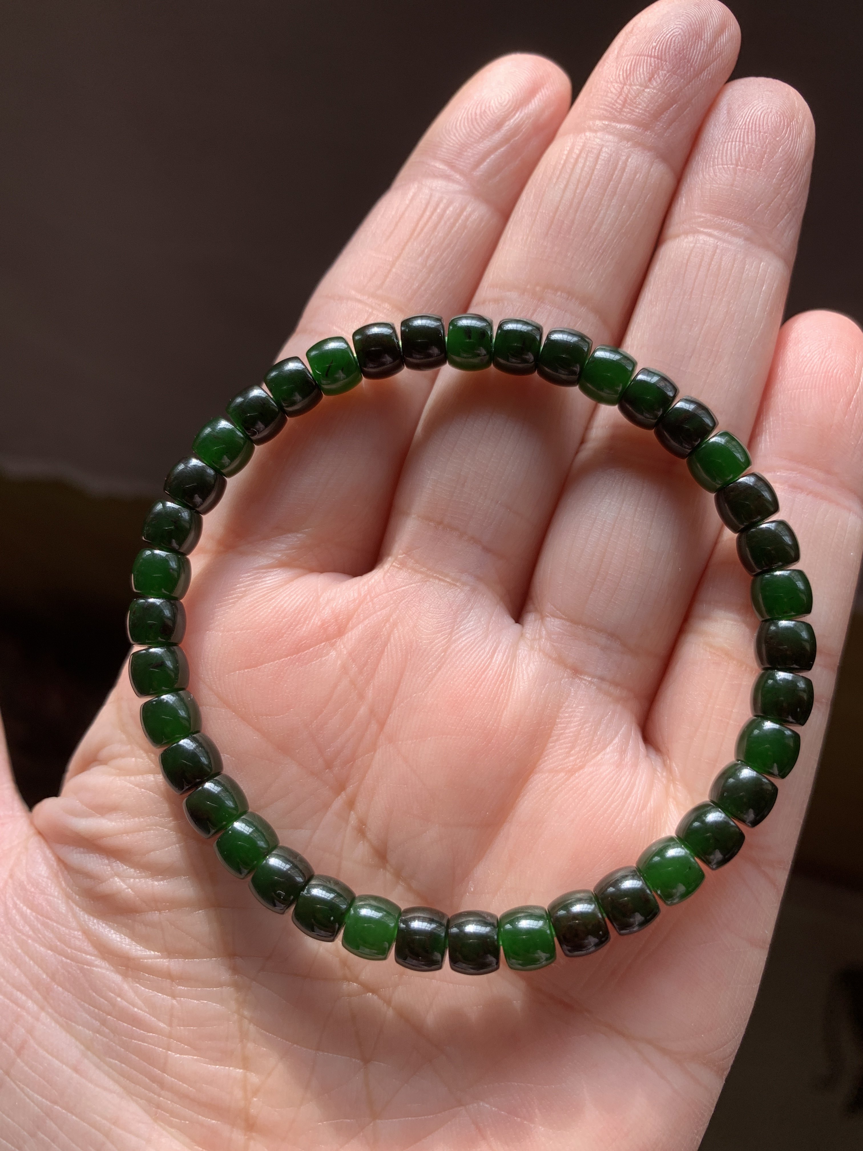 和田玉碧玉菠菜绿手链俄料7号矿红皮老料菠菜绿直切老形珠手串女