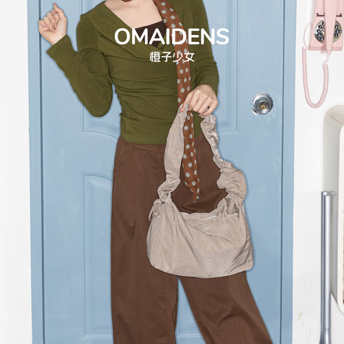 橙子少女小众设计褶皱尼龙布包
