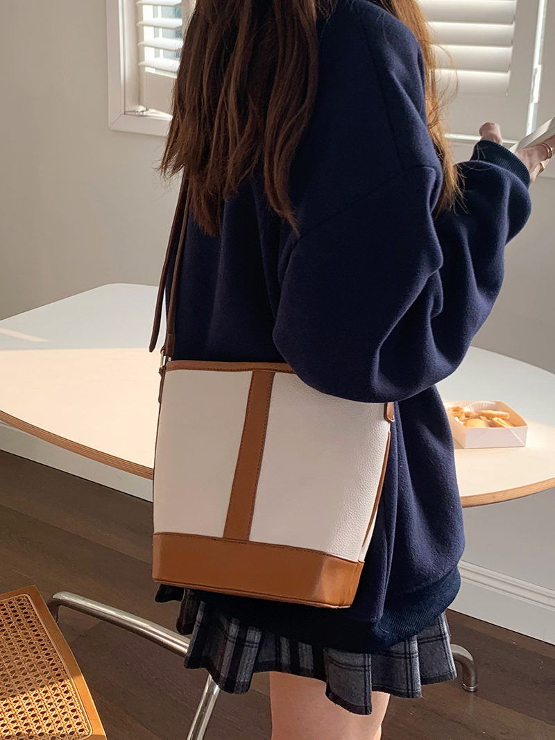 复古时尚简约高级感拼接水桶包