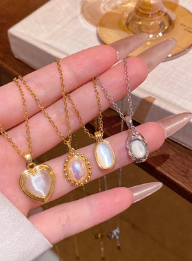 法式复古高级感爱心猫眼石钛钢项链女轻奢金色锁骨链颈链配饰