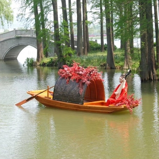 仿古实木装 饰婚礼道具欧式 观光手划室内景观水上餐饮乌篷木船渔船