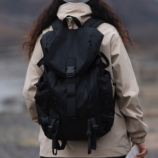 潮牌轻便双肩包男户外运动登山包女大容量背包学生书包旅行电脑包