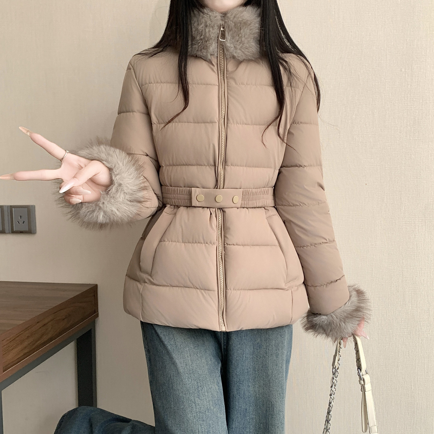 收腰显瘦毛领羽绒棉服女2026新款小个子短款加厚巨好看的冬装外套
