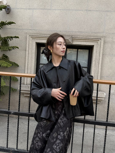 MOOTEA抹茶家秋季新翻领适合小个子超美宽松显瘦气质通勤黑色皮衣