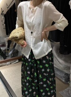 2026秋季新款韩版宽松显瘦百搭圆领长袖衬衫女设计感小众上衣