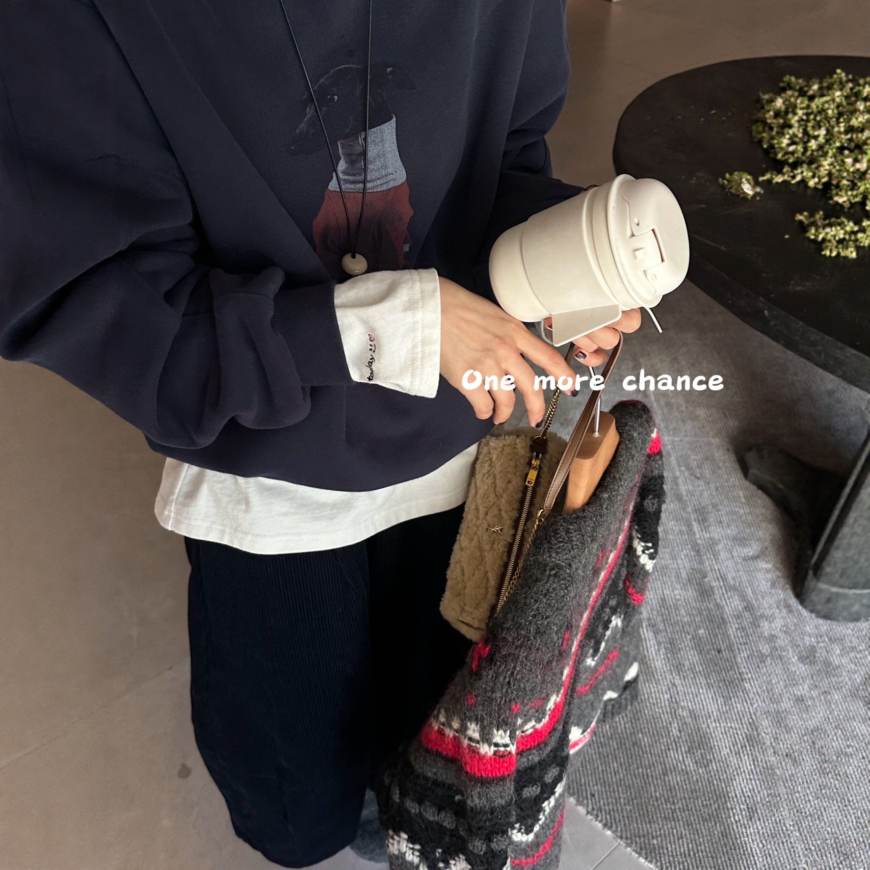 东大门2025冬季新品韩系高品质加厚宽松舒适松弛感套头卫衣上衣女