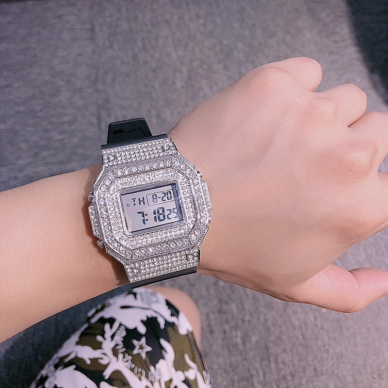 大表盘满天星盖伦皇士手表夜光方形电子表华强北s7十大品牌霸气表