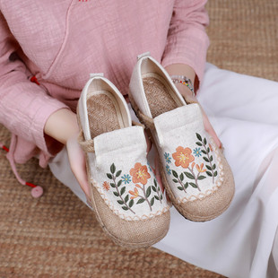2025新款老北京布鞋女新款一脚蹬懒人鞋女渔夫鞋平底绣花鞋大头鞋