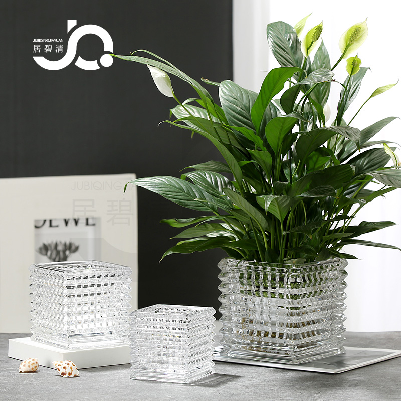 北欧轻奢玻璃桌面家居新品尝鲜