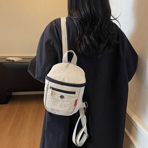 轻便小双肩包多功能胸包旅行包女