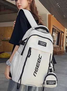 旅行双肩包电脑包登山包女2025秋大容量森系潮牌大学生男背包8.22