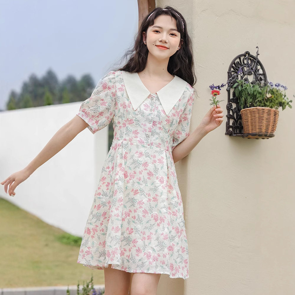 女装2026年夏季十三行新款法式碎花娃娃领拼接泡泡短袖连衣裙短裙