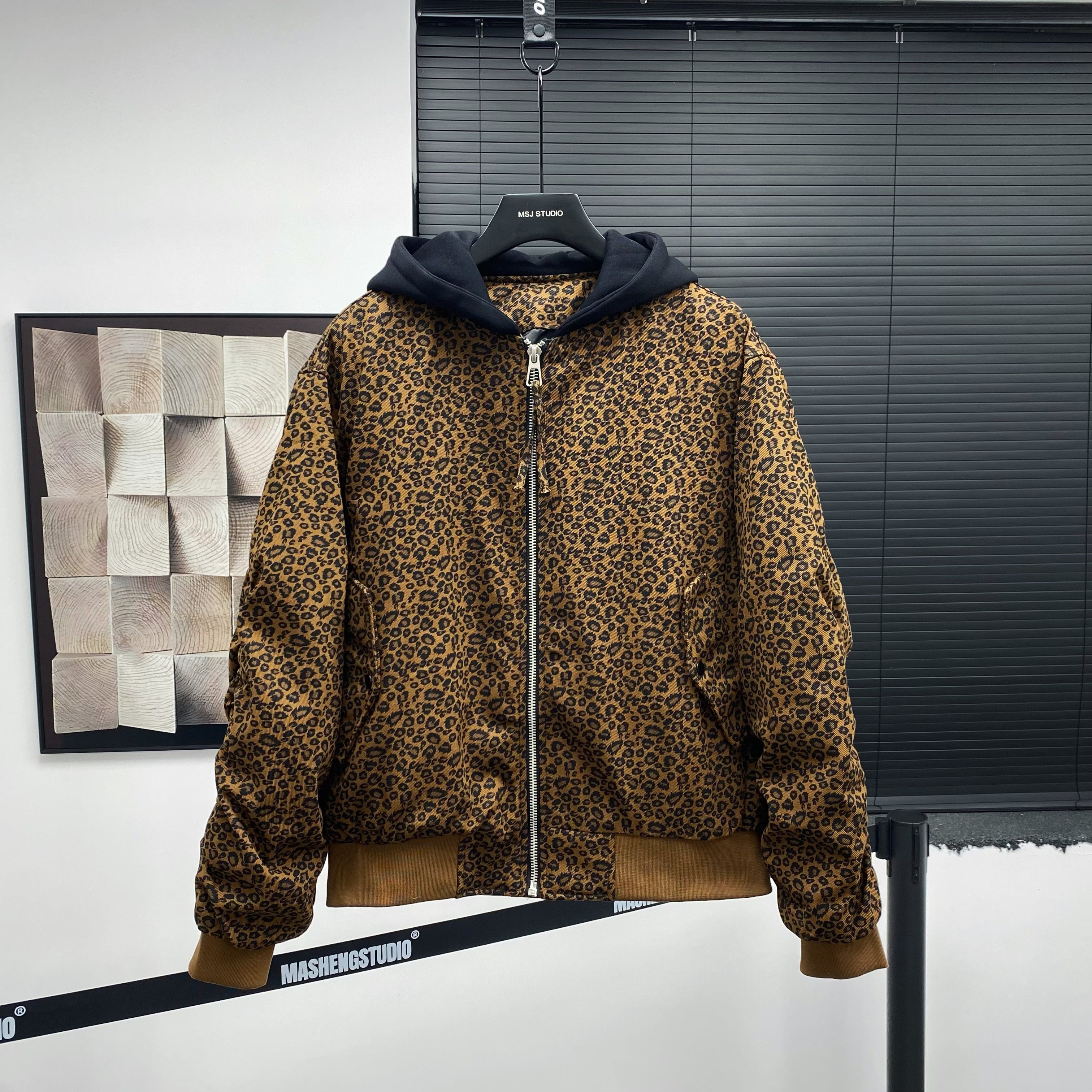 MXS2024冬季男士迷彩豹纹连帽羽绒棒球服潮流痞帅情侣款宽松外套