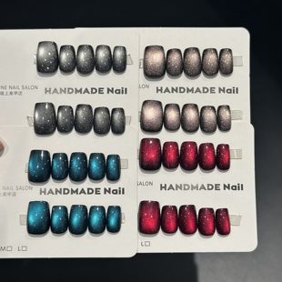 小红薯爆款穿戴甲黑底短甲红色玻璃珠百搭显白高级过年新冬款美甲