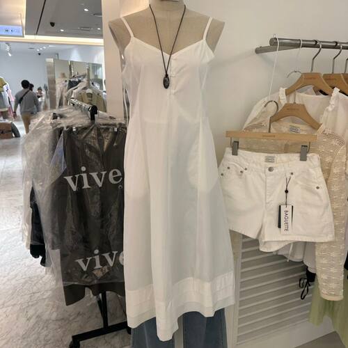 BAGUETTE韩国东大门代购2026春夏女装新款时尚洋气吊带连衣裙女