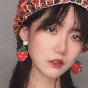 80斤少女原創(chuàng) 可愛(ài)軟萌無(wú)痛耳夾明星同款 草莓櫻桃水果針織紅耳環(huán)
