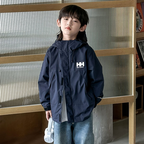 儿童装2026新款男童春装工装外套中大男孩春季冲锋衣春秋款潮洋气